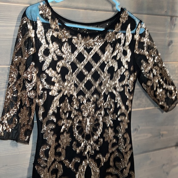 Beautiful vintage black dress with gold sequins - Picture 4 of 11